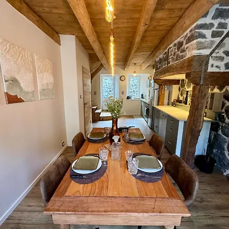 A L'ombre Du Clocher Ferienhaus *