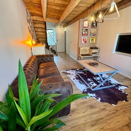 A L'ombre Du Clocher Ferienhaus *