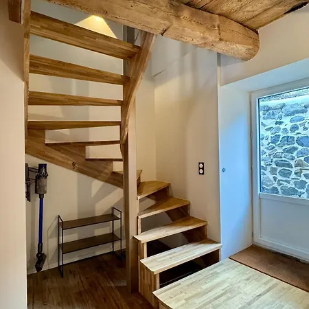 度假居 A L'ombre Du Clocher *